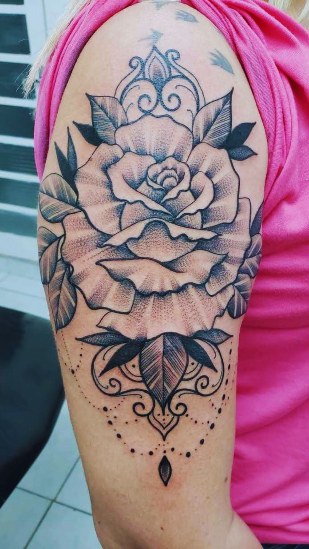 tatuagem em pontilhismo